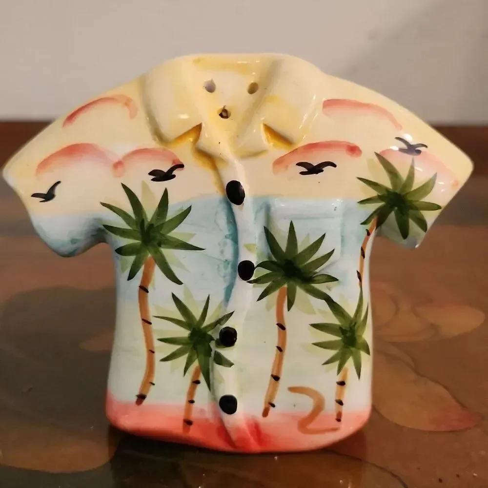 Aloha Shirt Ceramic Salt & Pepper Shakers Hawaii
